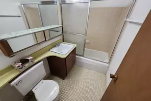 1707 N Prospect Ave, Milwaukee, WI 53202 - Photo 9