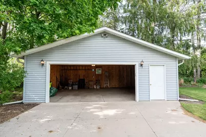 714 E Capitol Dr, Hartland, WI 53029 - Photo 27