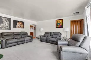 2781 S 76th St, West Allis, WI 53219 - Photo 7