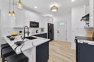 445 N 39th St, Milwaukee, WI 53208 - Photo 11