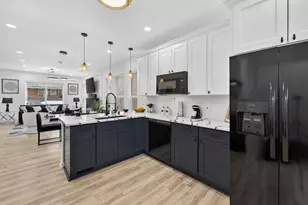 445 N 39th St, Milwaukee, WI 53208 - Photo 13