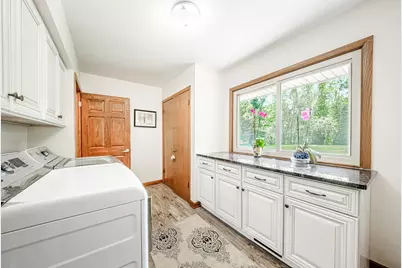 15035  Pomona Rd, Brookfield, WI 53005 - Photo 11