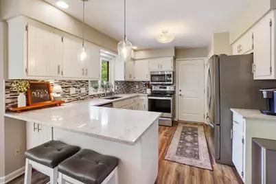 N99W16526  Rustic Ln, Germantown, WI 53022 - Photo 5