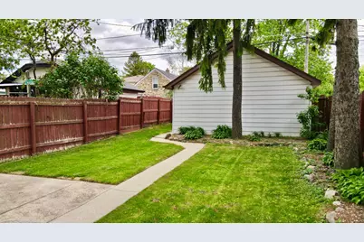 2068 S 68th St, West Allis, WI 53219 - Photo 23