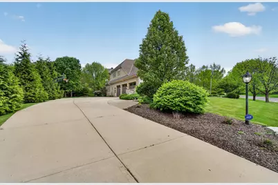 N52W21378  Golfview Dr, Menomonee Falls, WI 53051 - Photo 37