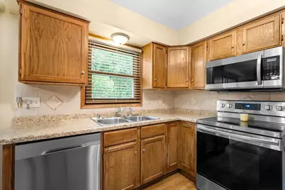 15025 W Vera Cruz Dr, New Berlin, WI 53151 - Photo 7
