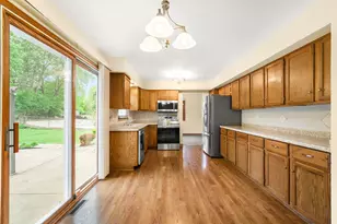 15025 W Vera Cruz Dr, New Berlin, WI 53151 - Photo 5