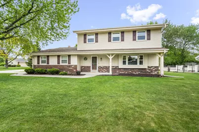 15025 W Vera Cruz Dr, New Berlin, WI 53151 - Photo 1