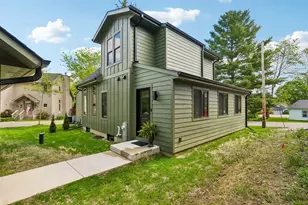 637 1st St, Delafield, WI 53018 - Photo 33