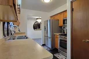 5805 N 111th St, Milwaukee, WI 53225 - Photo 9