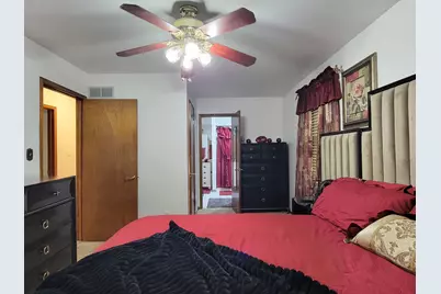 5805 N 111th St, Milwaukee, WI 53225 - Photo 17