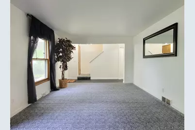 5805 N 111th St, Milwaukee, WI 53225 - Photo 5