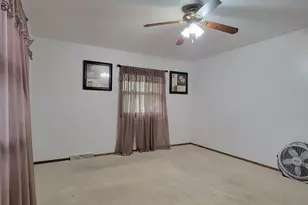 5805 N 111th St, Milwaukee, WI 53225 - Photo 21