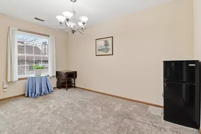 2077 S 102nd St #D, West Allis, WI 53227 - Photo 9