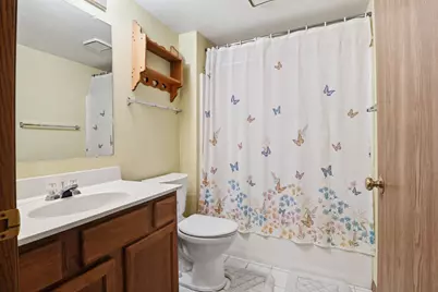 2077 S 102nd St #D, West Allis, WI 53227 - Photo 17