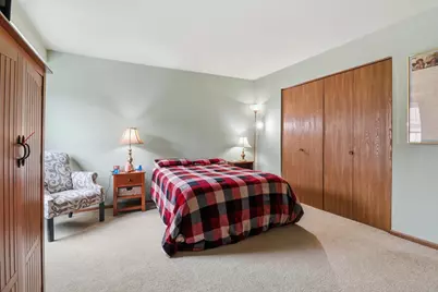 2077 S 102nd St #D, West Allis, WI 53227 - Photo 7