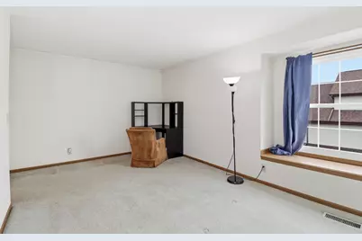2077 S 102nd St #D, West Allis, WI 53227 - Photo 15