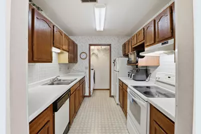 2077 S 102nd St #D, West Allis, WI 53227 - Photo 11
