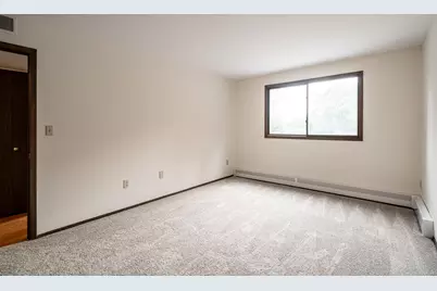 6100 W Stonehedge Dr #120, Greenfield, WI 53220 - Photo 15