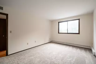 6100 W Stone Hedge Dr, Greenfield, WI 53220 - Photo 15