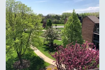 6100 W Stonehedge Dr #120, Greenfield, WI 53220 - Photo 33