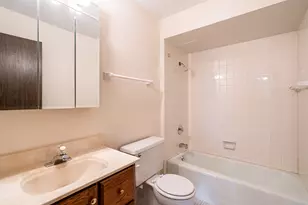6100 W Stone Hedge Dr, Greenfield, WI 53220 - Photo 11