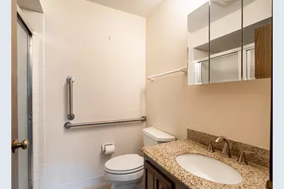 6100 W Stonehedge Dr #120, Greenfield, WI 53220 - Photo 17