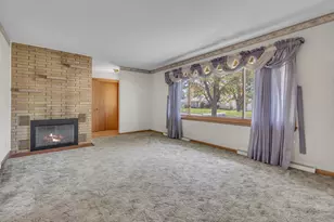 695 Bruce St, Fond du Lac, WI 54935 - Photo 3