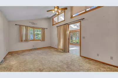 695  Bruce St, Fond du Lac, WI 54935 - Photo 9