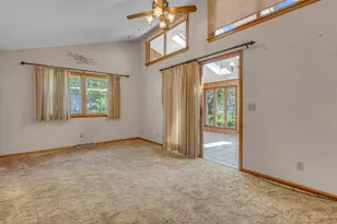 695 Bruce St, Fond du Lac, WI 54935 - Photo 9