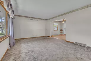 695 Bruce St, Fond du Lac, WI 54935 - Photo 5