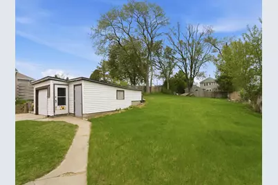 1012  Manila St, Manitowoc, WI 54220 - Photo 3