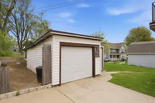 1012 Manila St, Manitowoc, WI 54220 - Photo 5