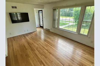 7232 W Fairmount Ave, Milwaukee, WI 53218 - Photo 3