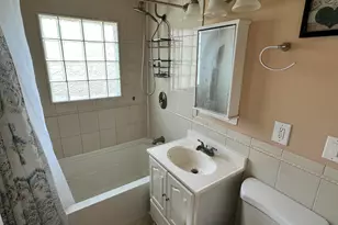 7232 W Fairmount Ave, Milwaukee, WI 53218 - Photo 11