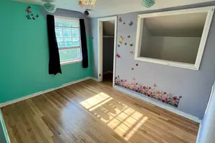 7232 W Fairmount Ave, Milwaukee, WI 53218 - Photo 9