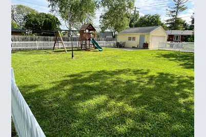 7232 W Fairmount Ave, Milwaukee, WI 53218 - Photo 13