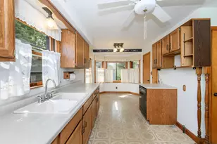 5212 S 20th St, Milwaukee, WI 53221 - Photo 11
