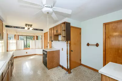 5212 S 20th St, Milwaukee, WI 53221 - Photo 13