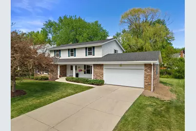 10312 N Versailles Ct, Mequon, WI 53092 - Photo 1