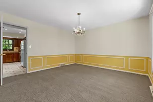 10312 N Versailles Ct, Mequon, WI 53092 - Photo 11
