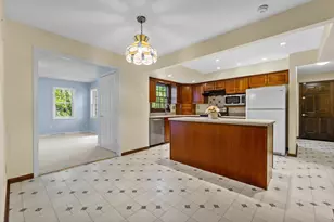 10312 N Versailles Ct, Mequon, WI 53092 - Photo 15