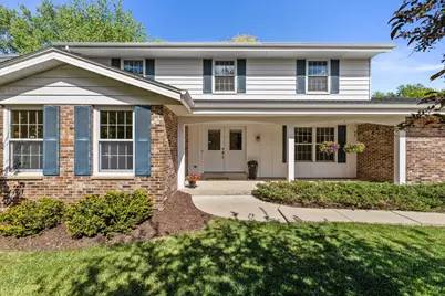 10312 N Versailles Ct, Mequon, WI 53092 - Photo 5