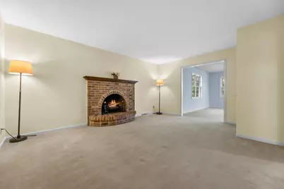 10312 N Versailles Ct, Mequon, WI 53092 - Photo 17