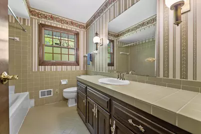 10312 N Versailles Ct, Mequon, WI 53092 - Photo 31