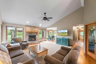 S93W34945 Jericho Dr, Eagle, WI 53119 - Photo 5
