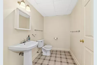 2270  Vincent Dr, Brookfield, WI 53045 - Photo 33