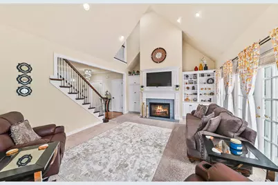 2270  Vincent Dr, Brookfield, WI 53045 - Photo 3