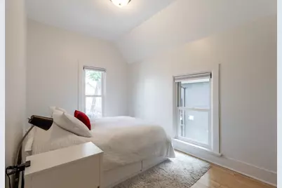 1666 N Humboldt Ave, Milwaukee, WI 53202 - Photo 25