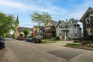 1666 N Humboldt Ave, Milwaukee, WI 53202 - Photo 33